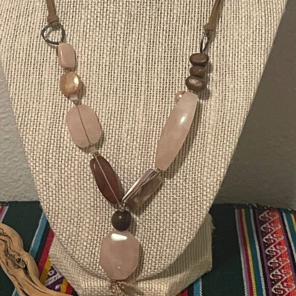 Peyote Bird Boho Polished Stone Statement Necklace With Leather Cord & Metal Acc - Picture 2 of 6